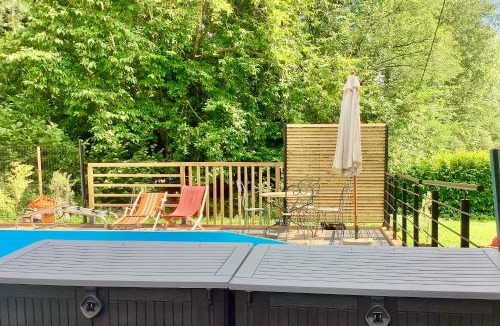 Carhaix-Plouguer Villa | MAISON Éclusière piscine jacuzzi fauteuil massant