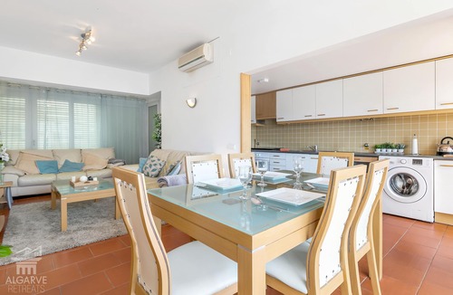 Telheiro Apartment | Marina De Lagos - 2 Bedroom Apartment, Air Con, Wifi, Free Pool Access -Sleeps 4
