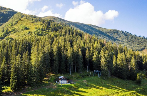 Monthey Cabin | Mazot Douillet de Montagne Isolé en Pleine Nature en Autonomie D'énergie