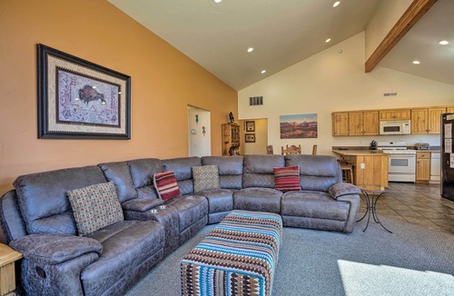 Moab South Valley Apartment | Moab Townhome w/Pool Access + Stunning Mtn Views!