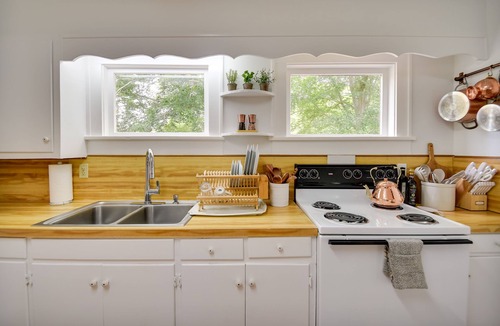 Bohannon House | Mobjack Bay Rental on Private Cove!