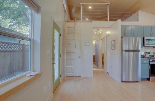 Larkspur House | Mod Pod