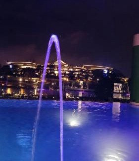 Baguio Hostel | Modern 1Bedroom Condo,with heated Roofdeck pool by Mist and Pine