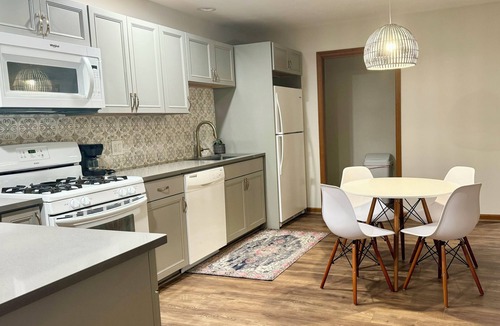Wheeler House | Modern 2BR Close to Indiana Dunes, Beaches & Downtown Chesterton!