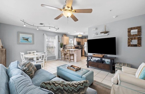 Seagrove Beach Condo | Modern coastal 1st floor 30A unit w/walkability to restaurants & beach!