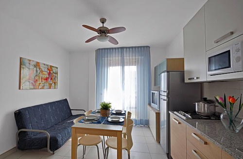 Caorle Apartment | Modern flat with balcony in Caorle residence