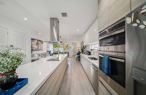 Coral Way House | Modern haven 5B 4B with heated Pool