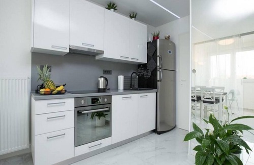 Velika Gorica Apartment | Modern & Luxury APT Zagreb Airport W/free WiFi - One Bedroom Apartment