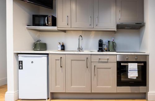 Broadstone Apartment | Modern Studio APT - 20 Min Walk to Ha penny Bridge