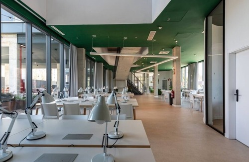 Milagrosa Apartment | Modern Studio with High-Speed Wi-Fi in Pamplona