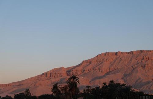 Luxor Villa | NEW Luxury Villa, BEST mountain views! near Temples