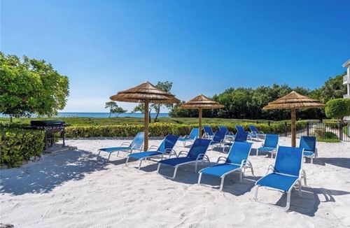 Rock Harbor House | New! Oceanfront Showhouse Casa Mar NO HIDDEN FEES! Pools Hot Tubs 2 Kings