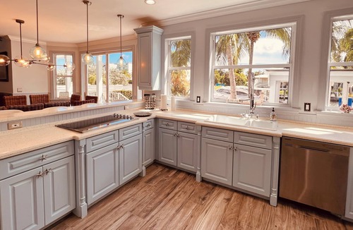 Northeast Miami House | Newly Renovated modern waterfront beachhouse with 9 beds. Sleeps 18