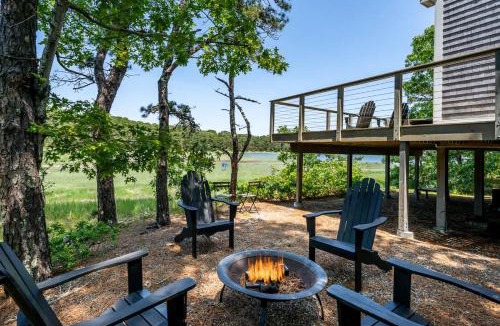 Pleasant Point House | Newly Renovated Waterfront Cottage