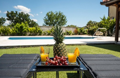 Velim House | Nice home in Sibenik with sauna