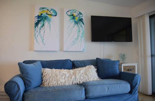 Seacrest Apartment | Oceanfront Paradise - Beach at your backdoor!