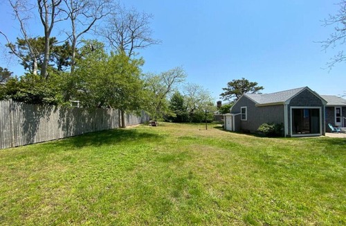 West Harwich Cottage | Oceanview 2 BR cottage across from Pleasant Beach!