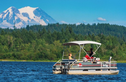 East Olympia Cottage | Offut Lake! Pet friendly cottage with lake access. Bring your fishing rod!