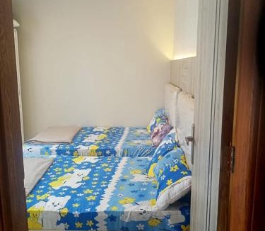Al-Basatin Apartment | ONE KATaMEYA شقة لك بالكامل غرفة باثنان سرير وريسبشن و مطبخ مجهز و حمام تراس
