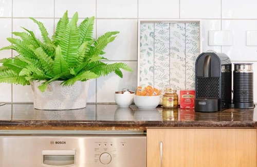 Rapid Creek Apartment | Palm Tree Paradise near Nightcliff with Pool