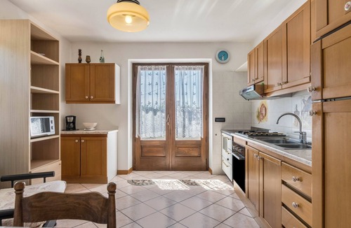 Baselga di Pine Apartment | Pet-Friendly Apartment 'Tra i Due Laghi' with Lake View & Terrace