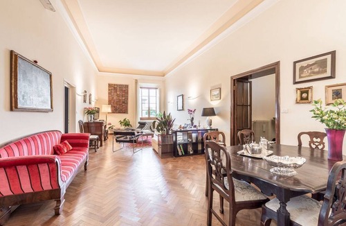 San Frediano Apartment | Petra Elegant, apartment in piazza del Carmine in Florence by Mmega