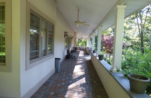 Brookhaven House | PETS WELCOME4 ACRE FRANK LLOYD WRIGHT STYLE MCM HOME NESTLED IN WILD LIFE REFUGE