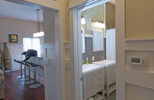 Northeast Virginia Beach Apartment | Plaza 2700 Luxury Beach Suites
