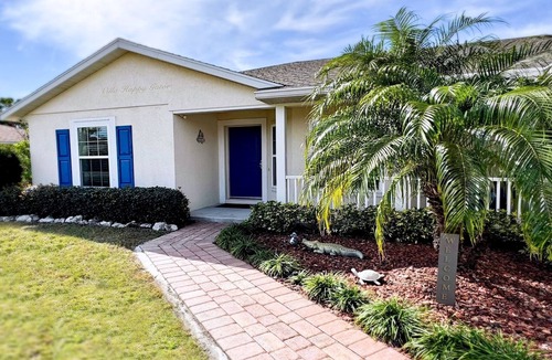 South Venice Villa | Pool & Beach – Shark Teeth Hunting – Families welcome – Pool Heater included!