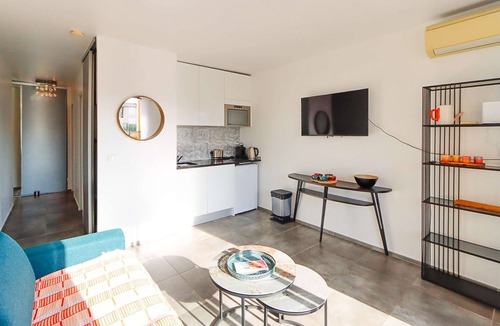 Port Grimaud Apartment | PORT GRIMAUD Renovated 2-room apartment - A/C, WIFI, Balcony