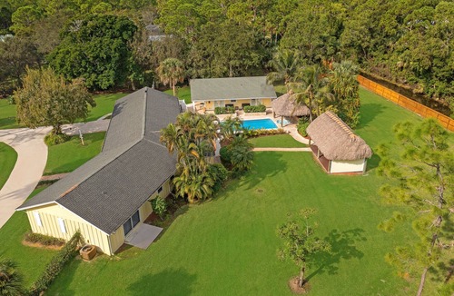 Jupiter Farms House | Private Tropical Ranch House in Jupiter Farms. Pet-Friendly, Pool, Tiki & Spa