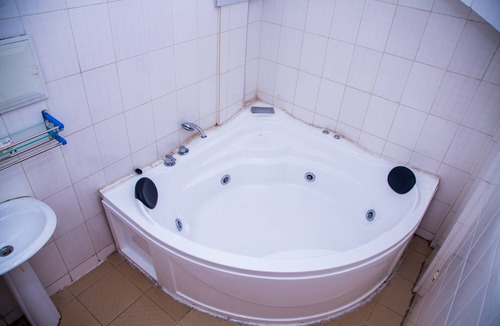 Brazzaville Hotel | Résidence Hôtelière de Moungali
