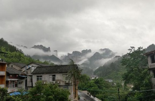 Wulingyuan House | Red Apple Inn