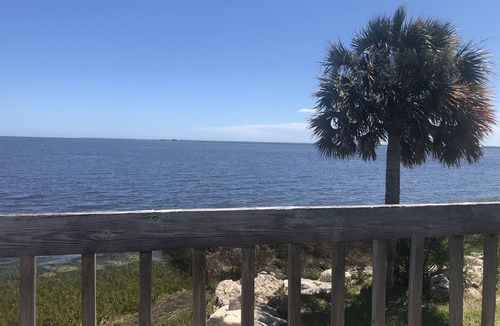 Crawfordville House | Retreat located on the Gulf of Mexico in Crawfordville, Florida.