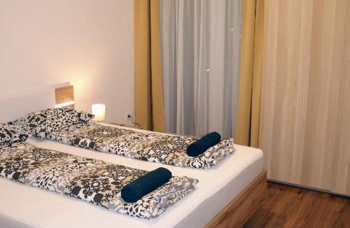 Gyor Apartment | Riverside Apartman with Free Parking