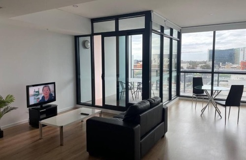 Adelaide Central Business District Apartment | RNR on Franklin-Triple Room with Balcony