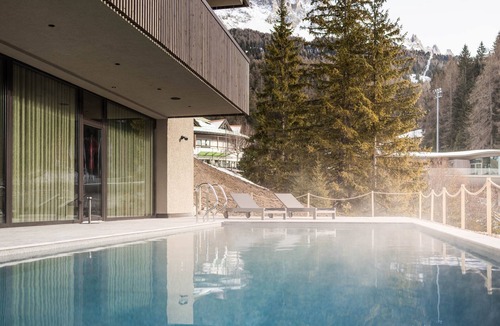 Obereggen Apartment | Room 'Dolomiti Suite 1, Alma Alpina Lodge' with Mountain View, Pool and Wi-Fi