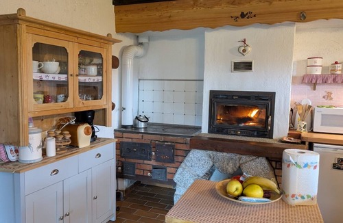 Praso Ski Chalet | Rustic Holiday Home “Baita Nido tra i Monti” with Mountain View & Terrace