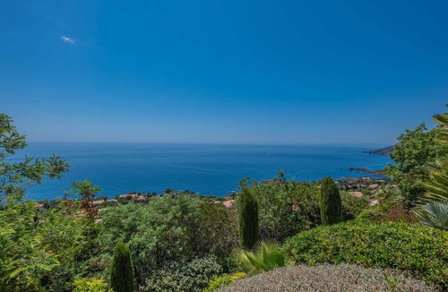 Antheor House | SAINT-RAPHAËL ANTHÉOR – EXCEPTIONAL VILLA WITH SWIMMING POOL AND PANORAMIC SEA VIEW