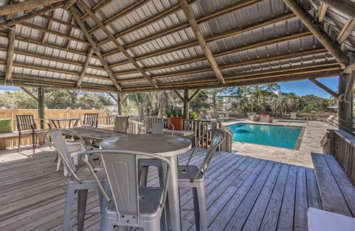Seagrove Beach Apartment | Santa Rosa Beach Condo with Balcony-Walk to Gulf