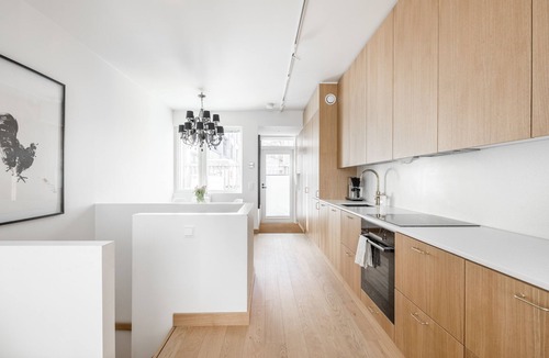 Hietalahti Apartment | Scandinavian Townhouse with sauna