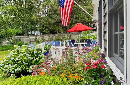South Chatham House | Sea Glass Cottage Near Nantucket Sound Beaches