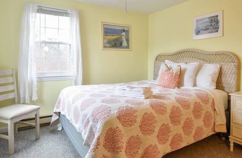 West Harwich House | Short Walk to Nantucket Sound Beach!