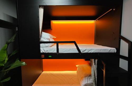 Xing Ning Hostel | Side rainbow hostel赛德彩虹青旅太阳广场A座806