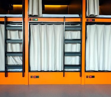 Xing Ning Hostel | Side rainbow hostel赛德彩虹青旅太阳广场A座806