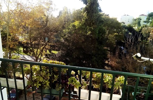 Carcavelos Apartment | 'Simbiose' Room with Balcony, Wi-Fi and Air Conditioning
