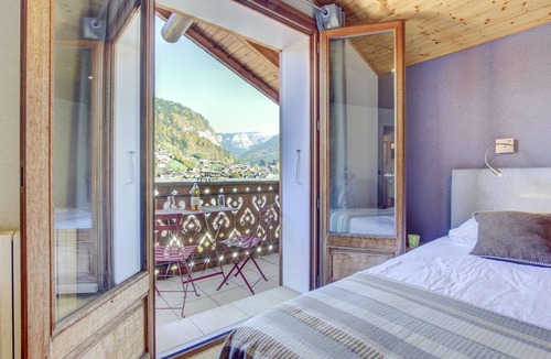 Morzine Apartment | Ski In/out overlooking the slopes of Le Pléney