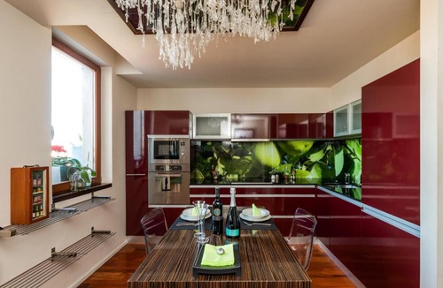 Inner City Budapest Apartment | Skyline View Apartment with En Suite Sauna