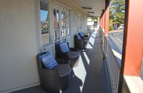 Victor Harbor Apartment | Smugglers Inn Studio Apartments