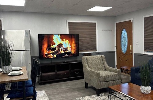 Medford Apartment | Soothing 3-bedroom apartment with AC in Farmingville